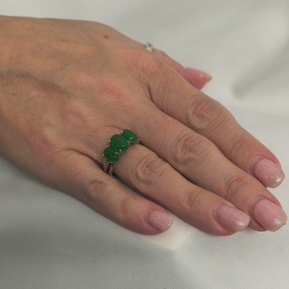 925 Genuine Green Jade Ring - Picture 2 of 7